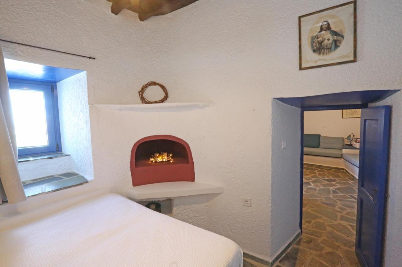 Le Petit Chateau Ano Syros Esterno foto