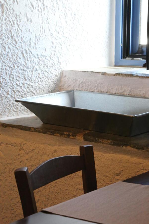 Le Petit Chateau Ano Syros Esterno foto