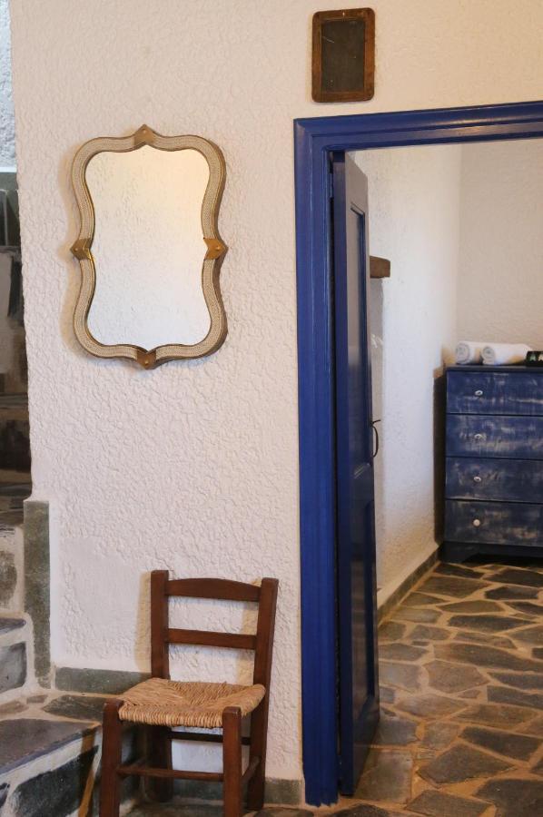 Le Petit Chateau Ano Syros Esterno foto